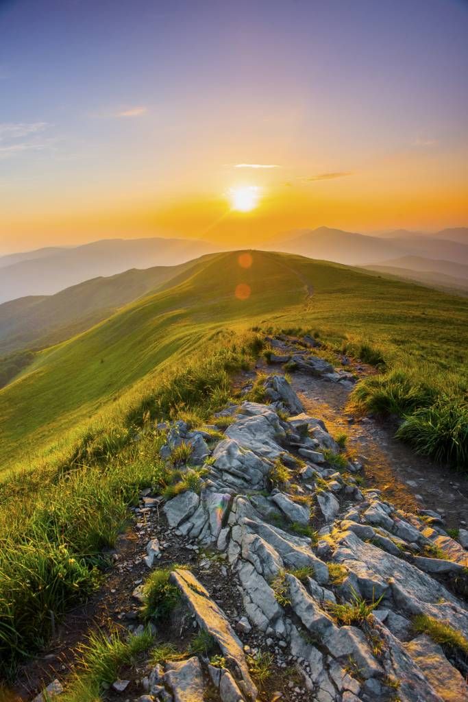 Zonsondergang in een berglandschap