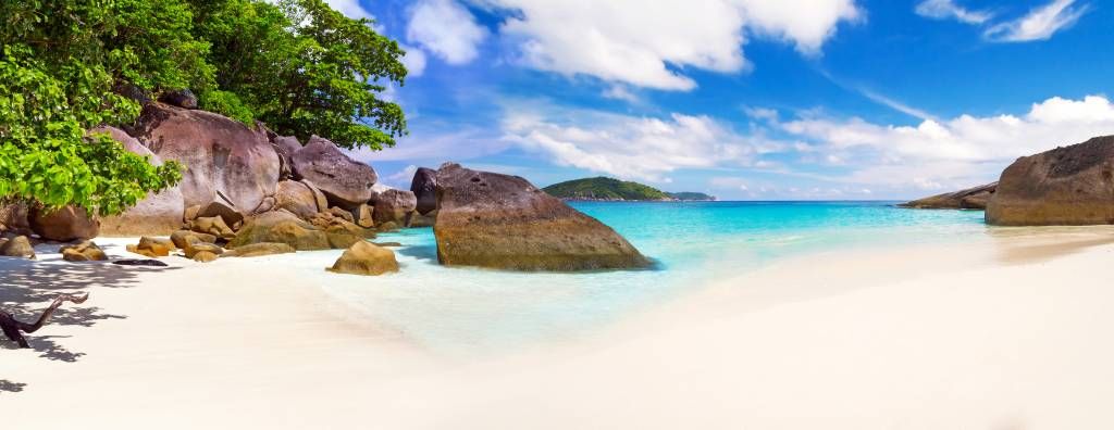 Panorama foto van een tropisch strand