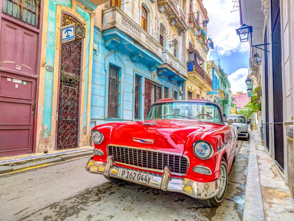Vintage auto in Havana