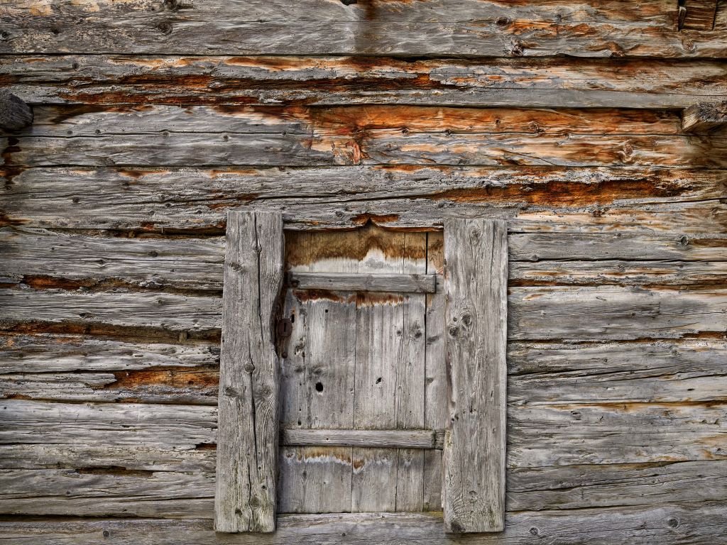 Oud hout met deur