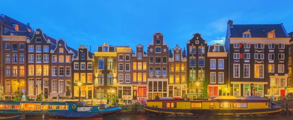Gebouwen - Amsterdamse huizen in de nacht - Gang