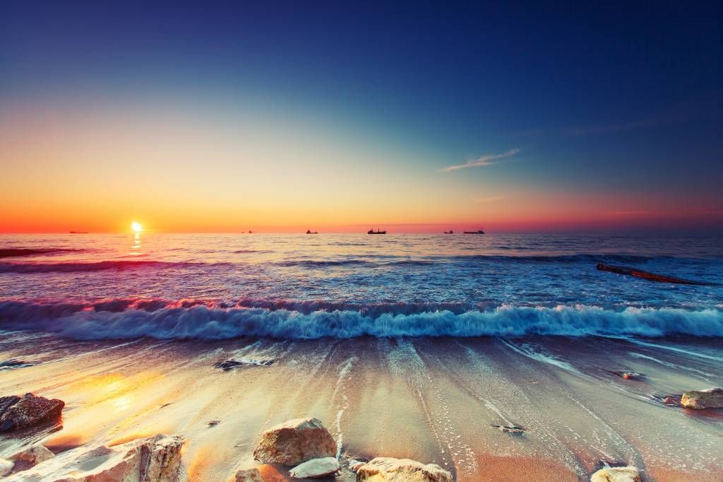 Zonsondergang boven zee Zonsondergang boven zee