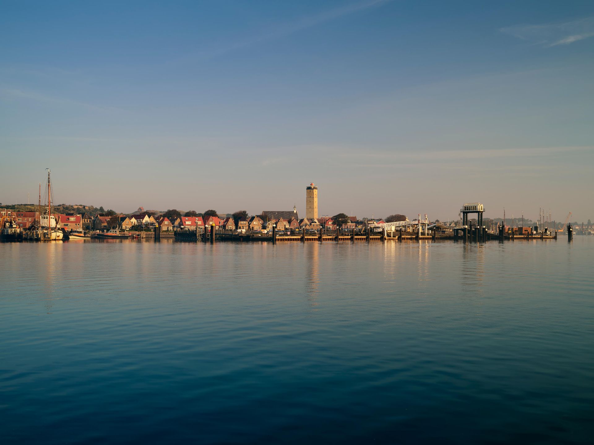 Haven met vuurtoren main product photo