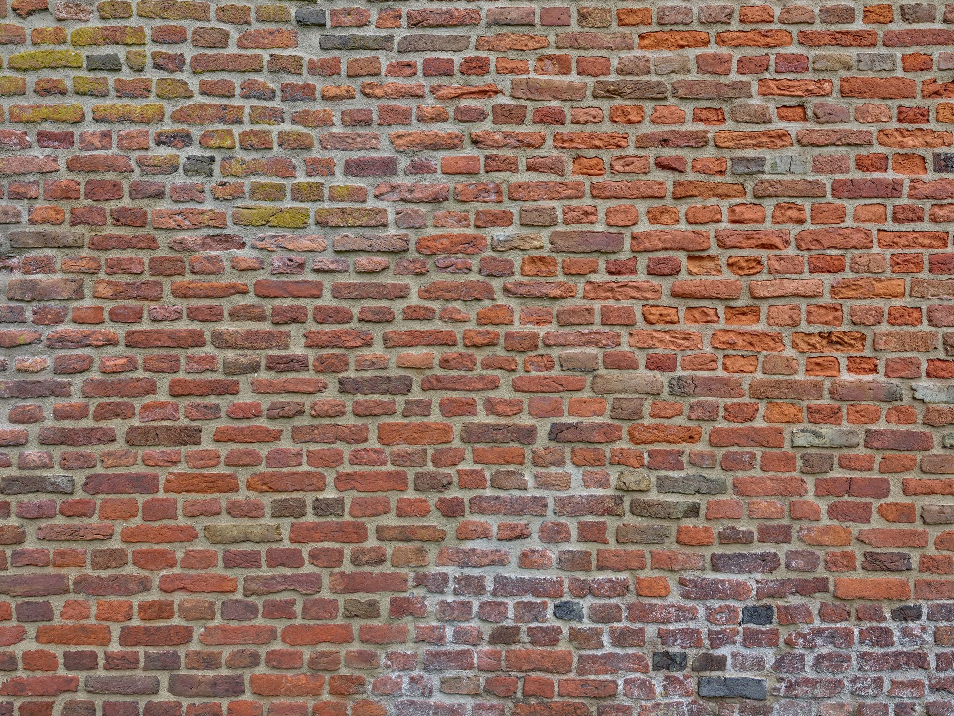 Muur met grote en kleine bakstenen main product photo