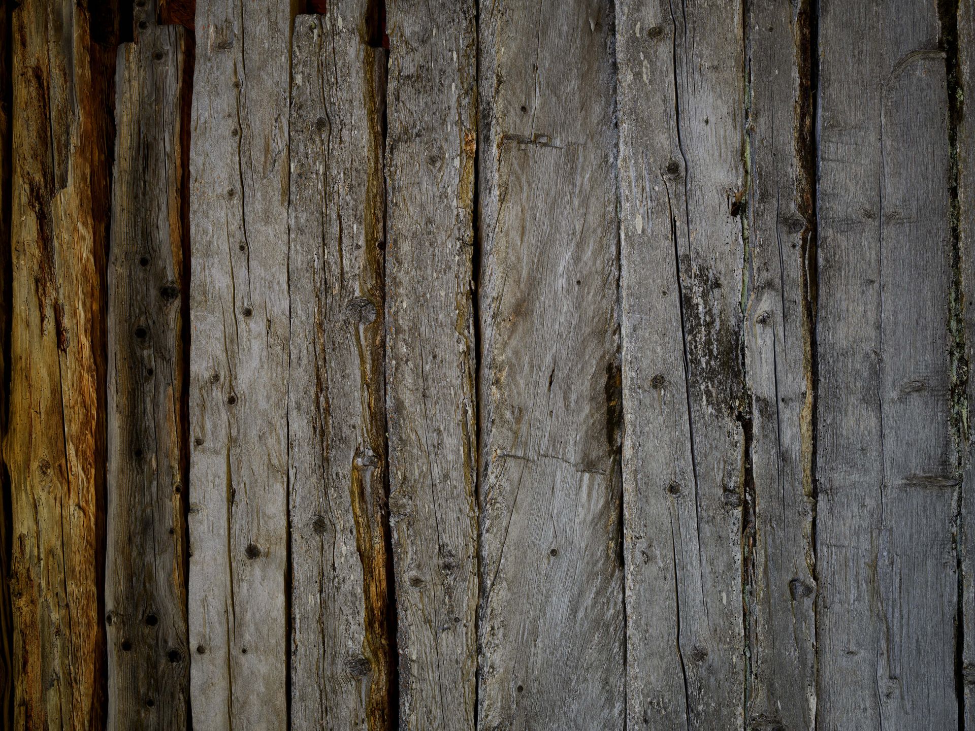 Oude verweerde balken