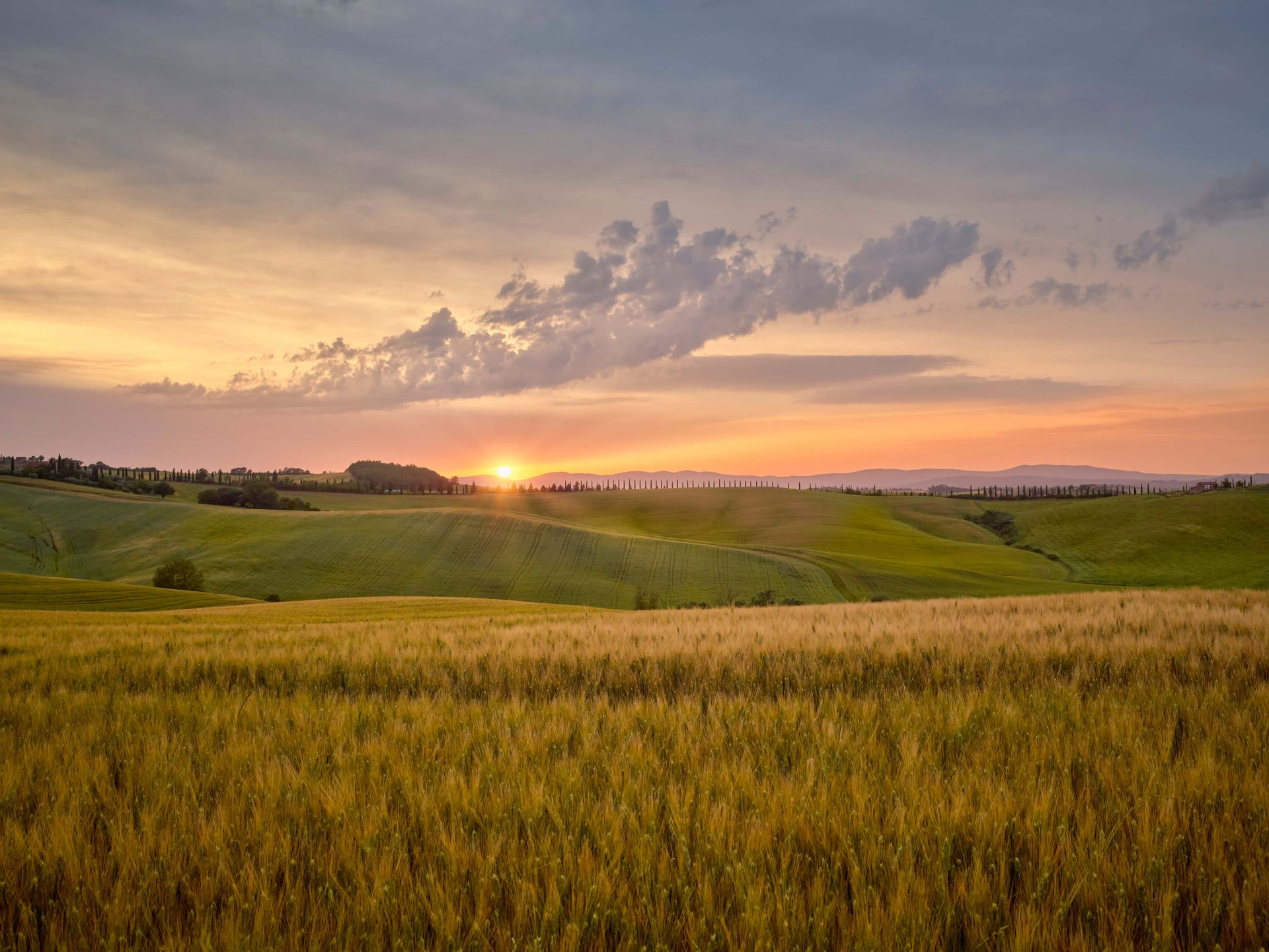 Zonsondergang in Italiaans landschap