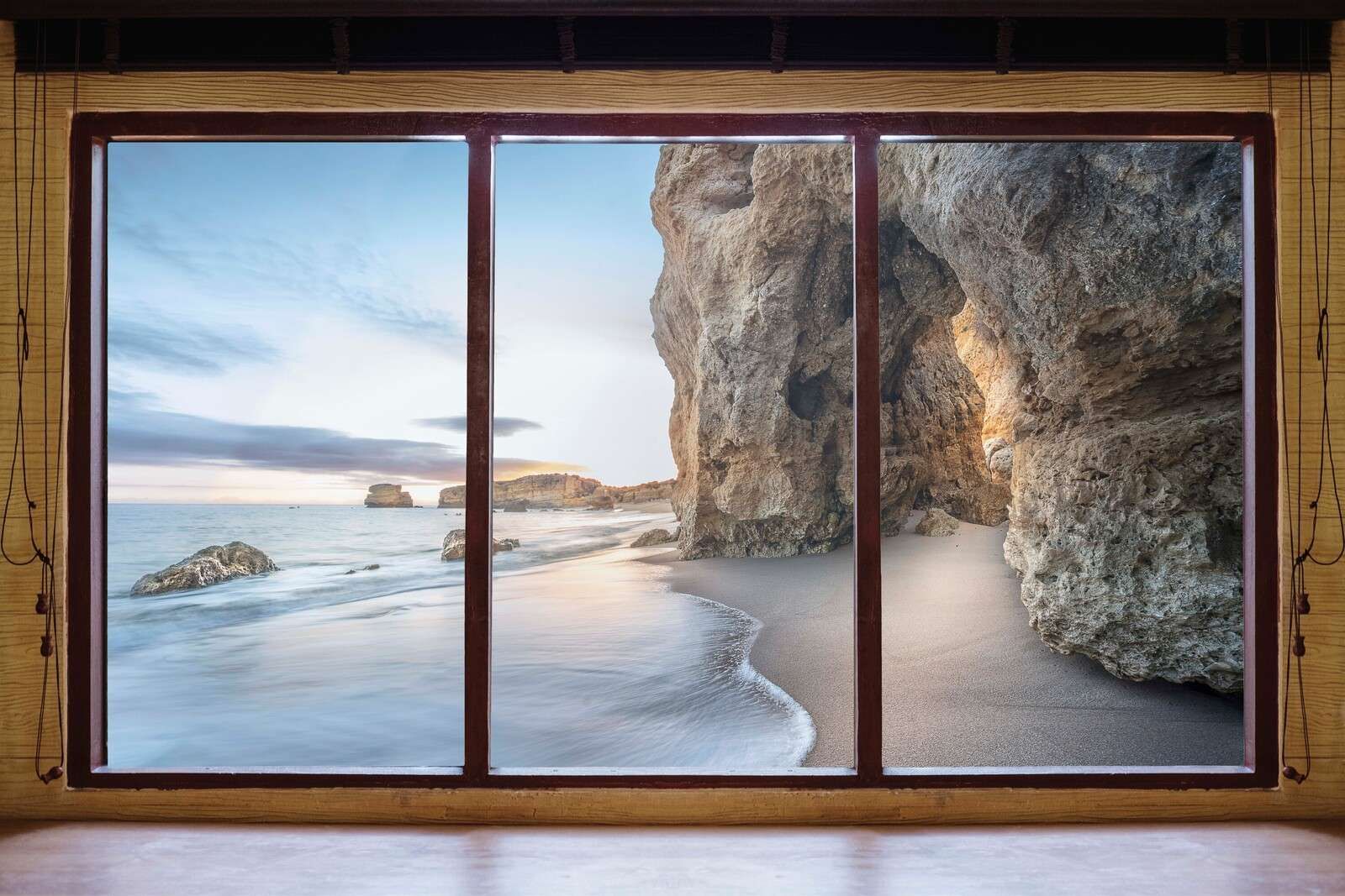 Zeezicht met rotsachtige inham