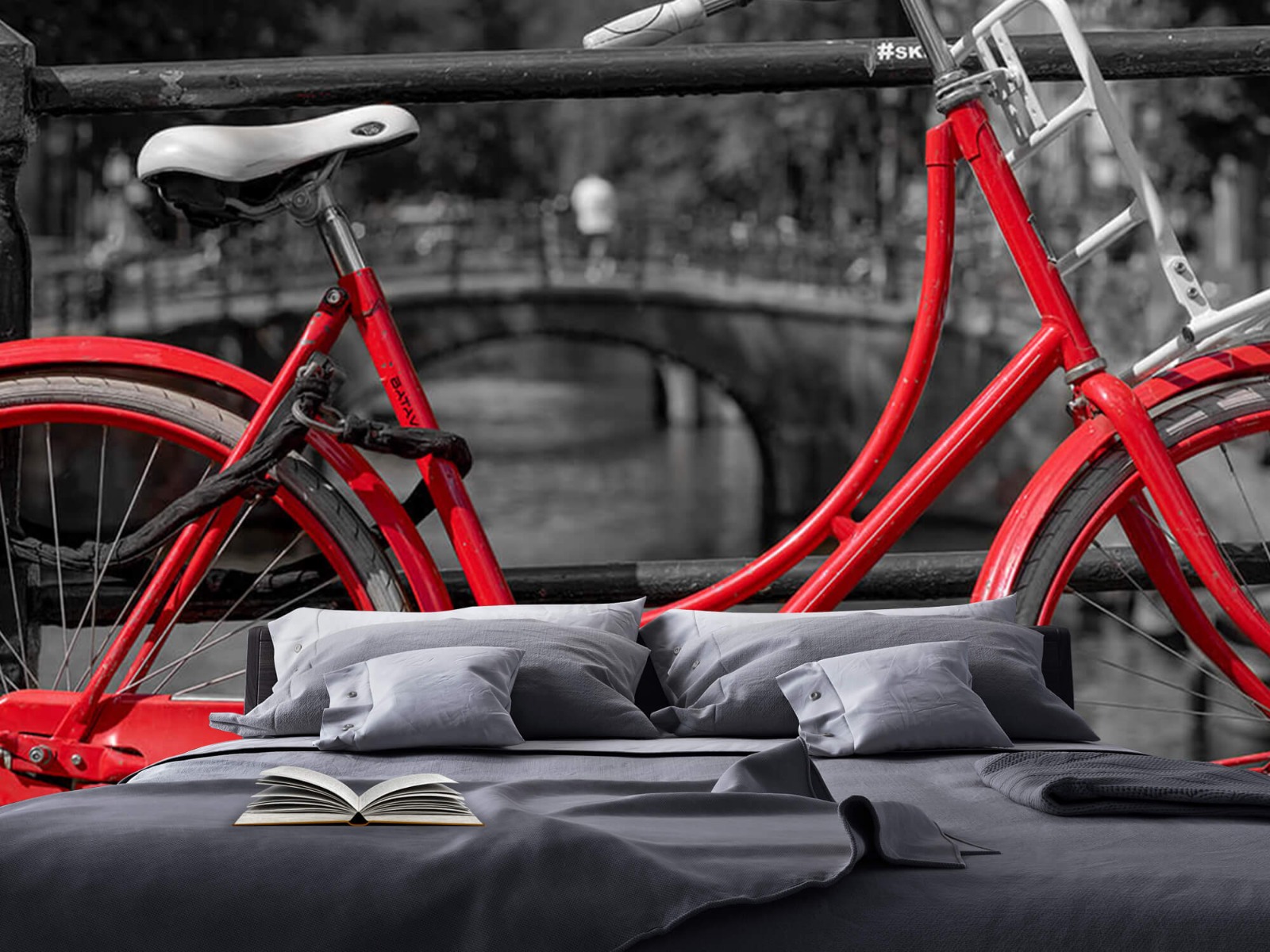 Steden behang - Rode fiets op brug - Slaapkamer 18