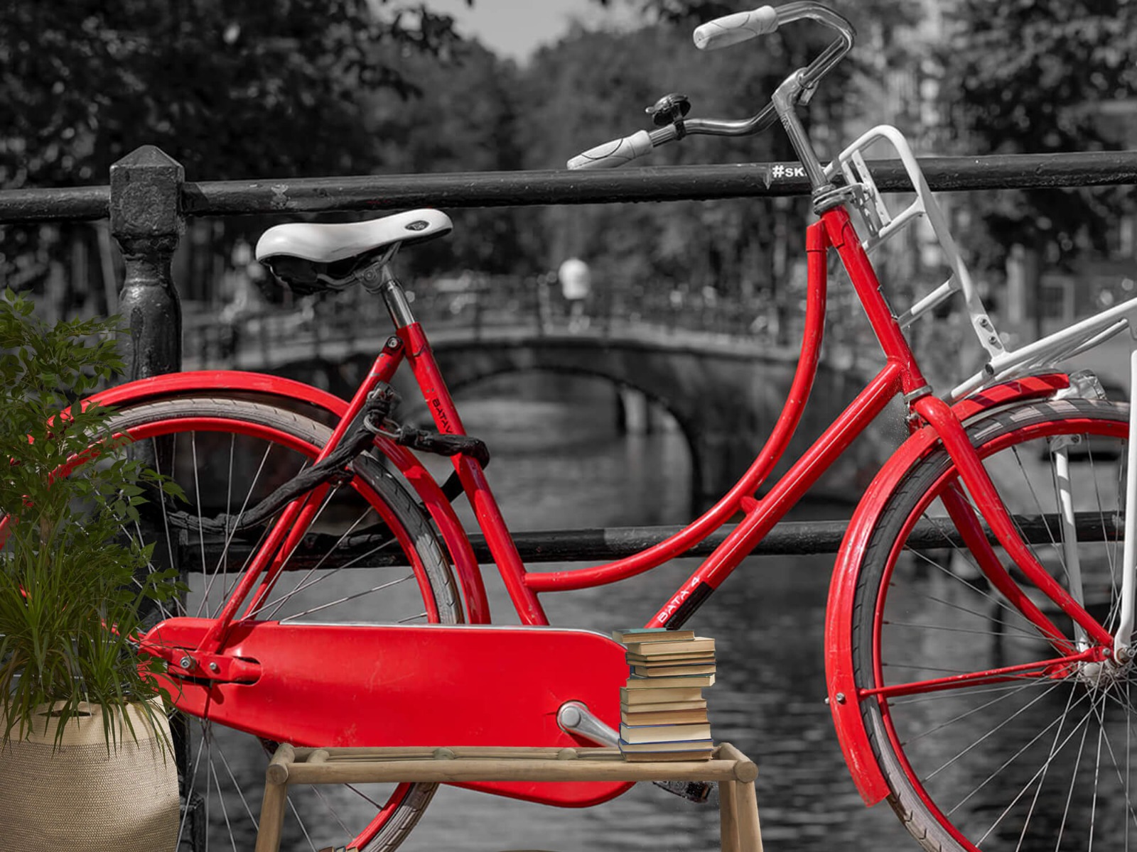 Steden behang - Rode fiets op brug - Slaapkamer 1